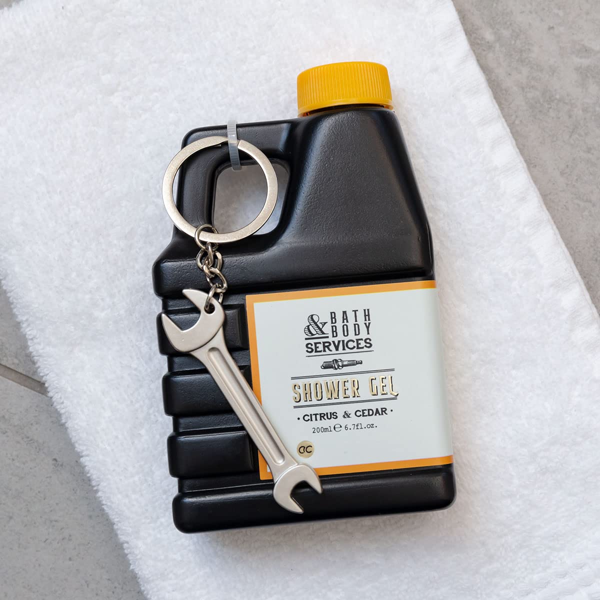 Duschgel BATH & BODY SERVICES für Herren, 200 ml Duschgel im Ölkanister Design mit Schraubenschlüssel Schlüsselanhänger, Geschenkidee für Männer zum Valentinstag und Geburtstag