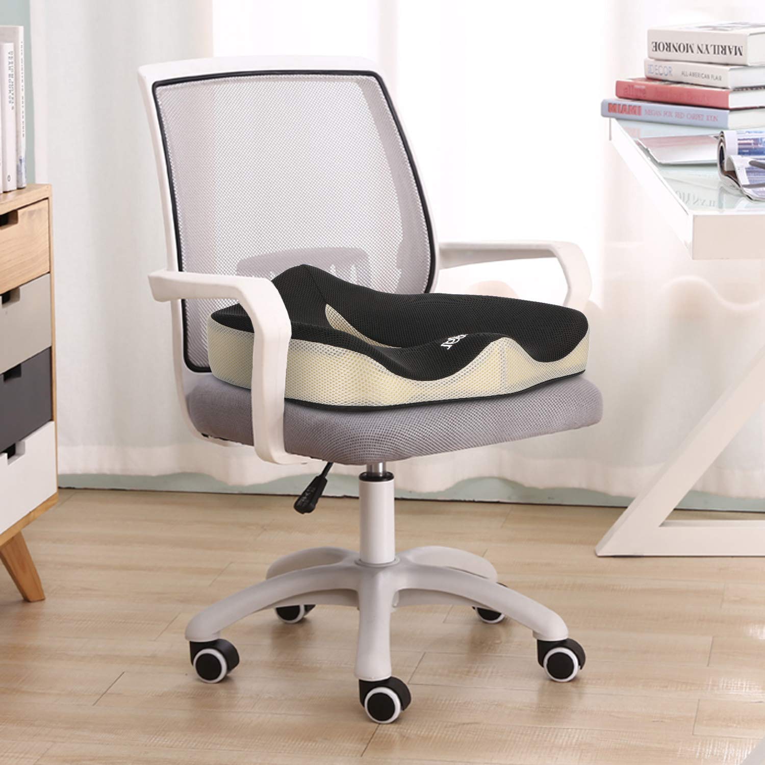 Sitzkissen, Orthopädisches Sitzkissen aus Memory Foam, Ergonomisches Sitzkissen für Bürostuhl /Autositz / Steissbeinkissen Stuhlkissen Sitzkissen Outdoor Zuhause, Schwarz