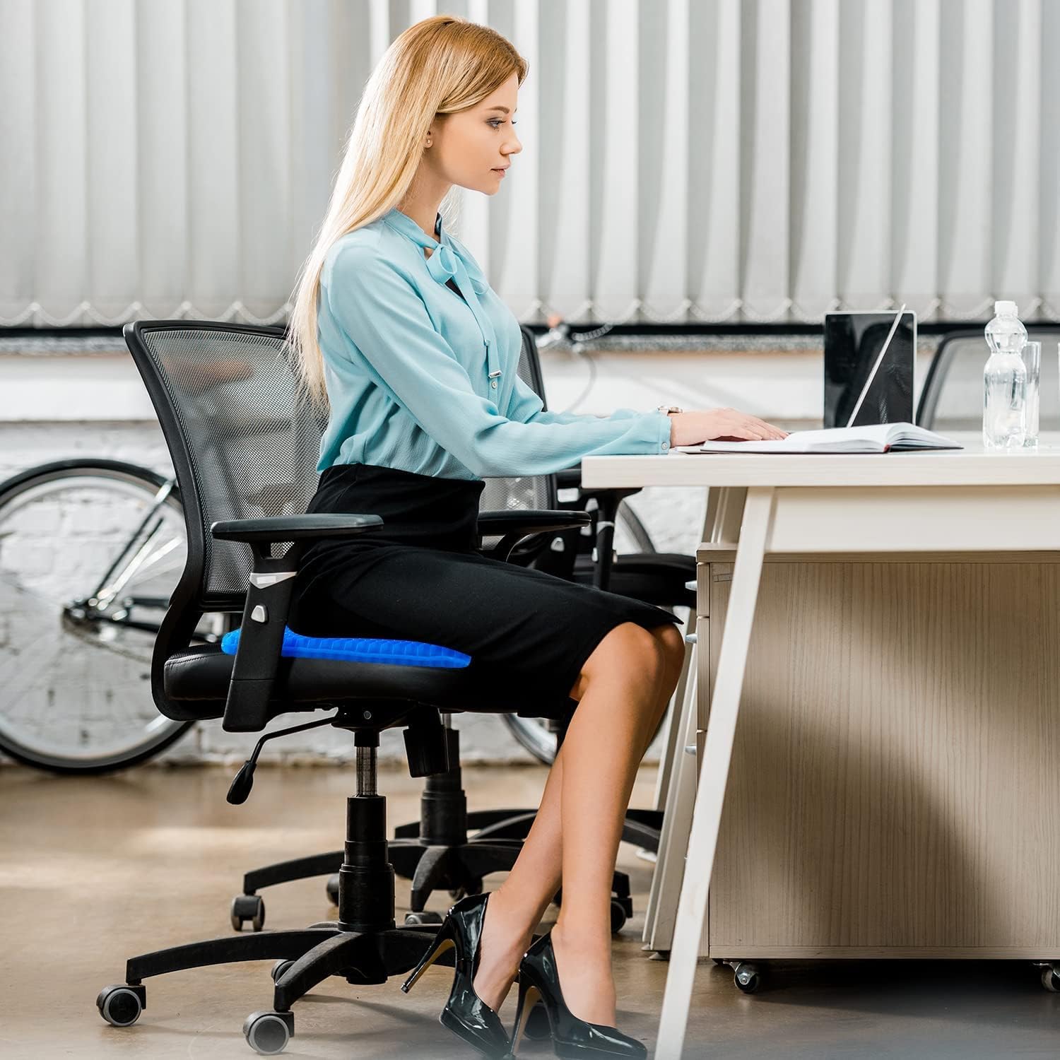 Gelsitzkissen, Orthopädisches Sitzkissen, Sitzkissen für bürostuhl –Weich und bequem mit waschbarem, rutschfestem Stoffbezug,Geeignet für Bürostühle, Autositze