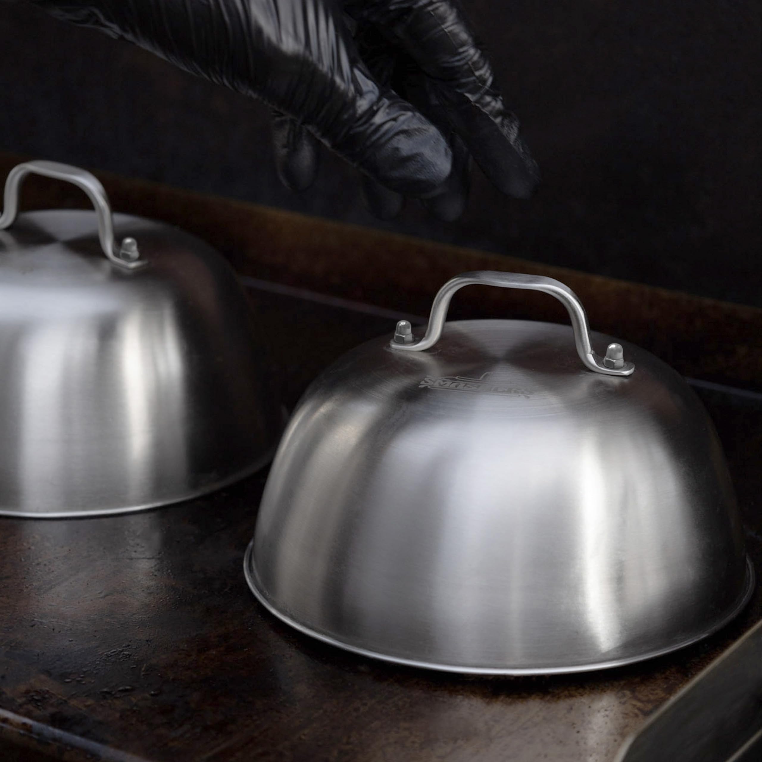 Smash Burger Set – Burger Smasher Set mit Burgerpresse, Grillspachtel, Pfannenwender & Burgerglocke - Inkl. E-Book mit Smash Burger Rezepten & Burgerpapier (6-TLG.)