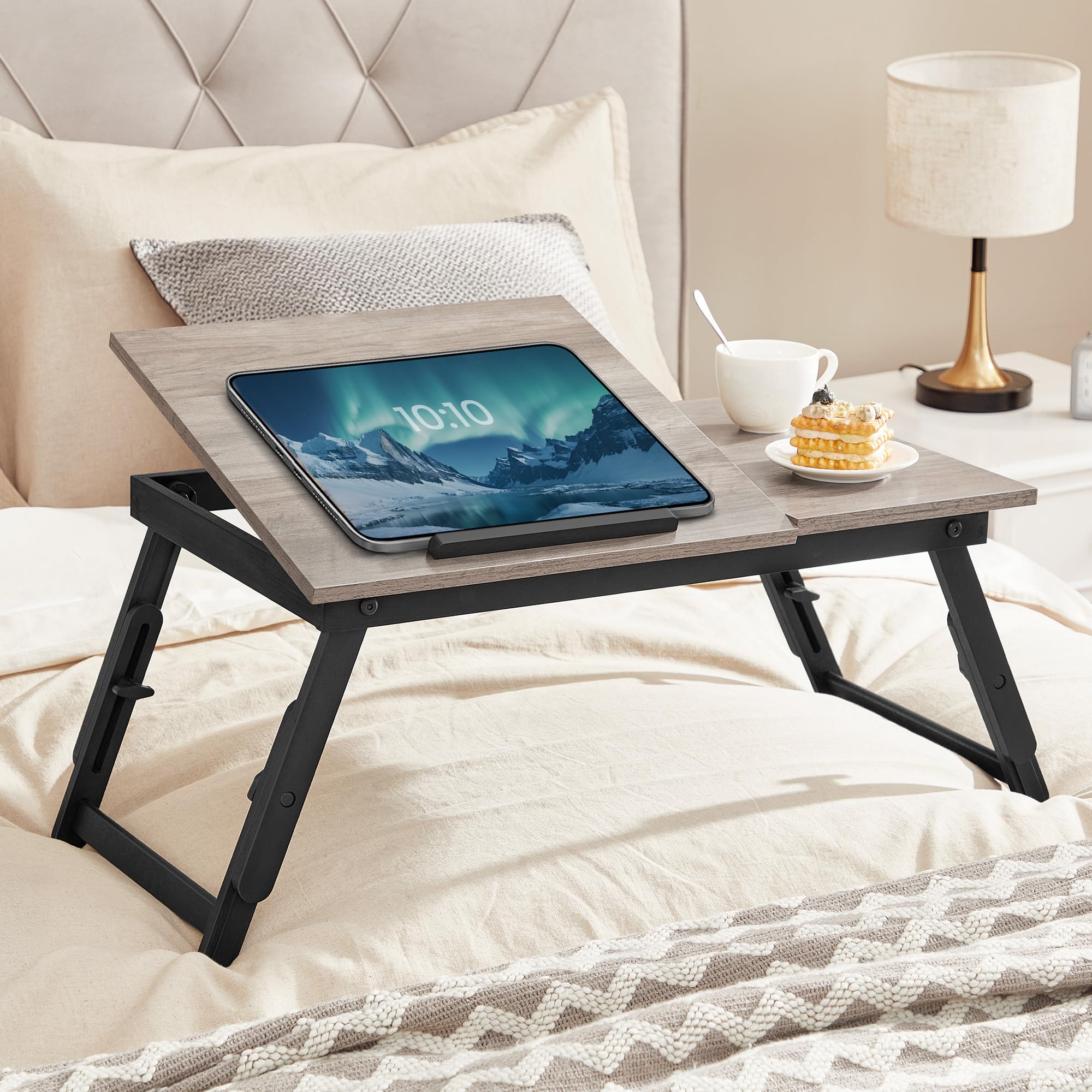 Laptoptisch für Bett, Laptopständer, Winkel- und höhenverstellbar, klappbare Beine, für Laptops bis 15,6 Zoll, Arbeiten, Lesen, Bambusbeine, Schublade, 55,5 x 34,9 cm, vintagebraun LLD105B01