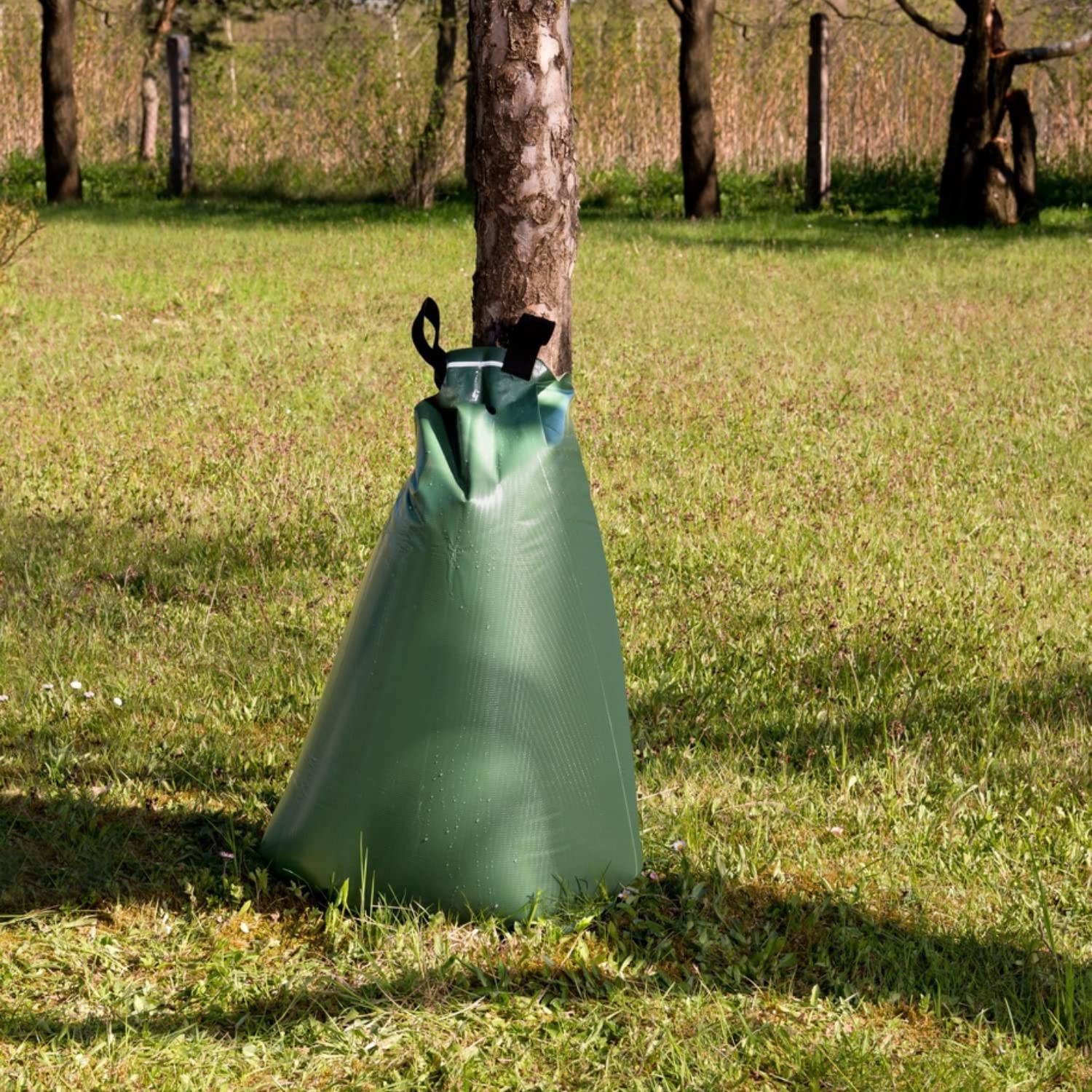 Baumbewässerungssack 75 L - Verbinden Sie mehrere Bewässerungsbeutel miteinander - Bewässerungssack mit Schutzetikett - Baumbeutel aus robustem und UV-beständigem PVC