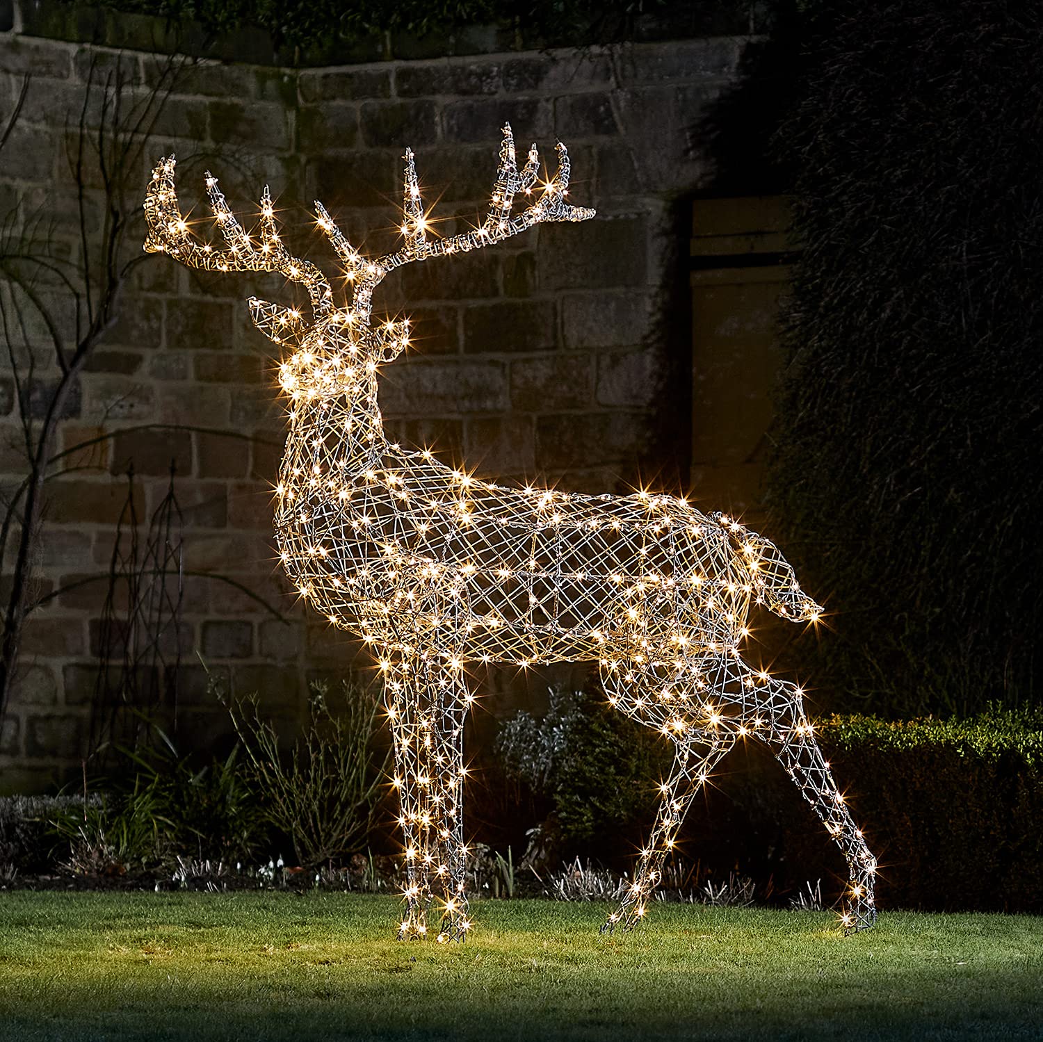 130 cm Harlow LED Rattan Rentier Figur Deer Timer Indoor und Outdoor Weihnachtsfigur Rentier Weihnachtsbeleuchtung Outdoor und Indoor Reindeer Outdoor Weihnachtsdekoration Outdoor