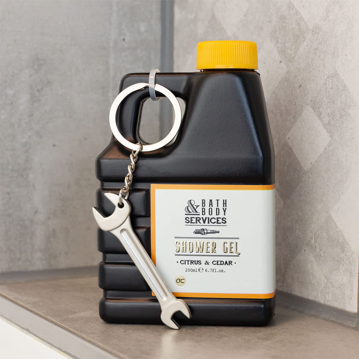 Duschgel BATH & BODY SERVICES für Herren, 200 ml Duschgel im Ölkanister Design mit Schraubenschlüssel Schlüsselanhänger, Geschenkidee für Männer zum Valentinstag und Geburtstag