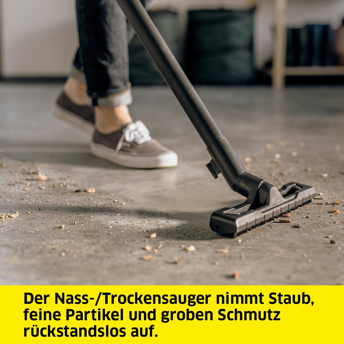 KÄRCHER WD 4 V-20/5/22 Nass-& Trockensauger, 20 l Kunststoffbehälter, 5 m Kabel, 2,2 m Saugschlauch, Clips-Bodendüse, „Pull & Push“-Verschlusssystem, Flachfaltenfilter und Vliesfilterbeutel, Gelb