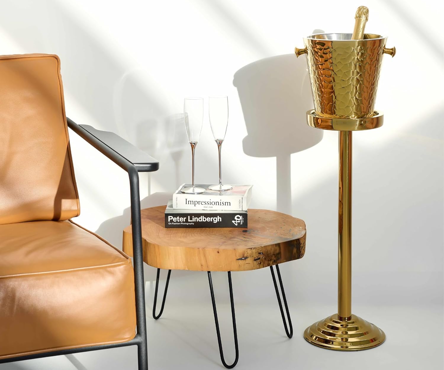 Weinkühler Capri mit Ständer (H 83 cm, Ø 22 cm), Edelstahl doppelwandig, gemustert, mit Griffen, für 1 Flasche – Sektkühler, Flaschenkühler stehend, Champagnerkühler, Getränkekühler, Barzubehör
