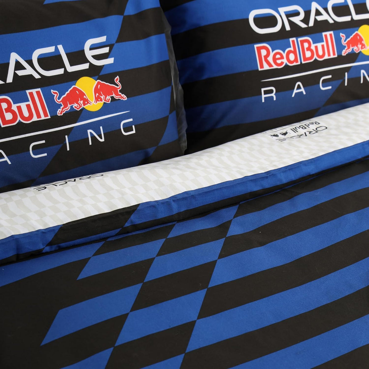Character World Oracle Red Bull Racing Officially Licensed Double Duvet Cover Set | Automatic Design Reversible 2 Sided Blue Bedding Including Matching Pillow Cases Double Bed Set | Polycotton