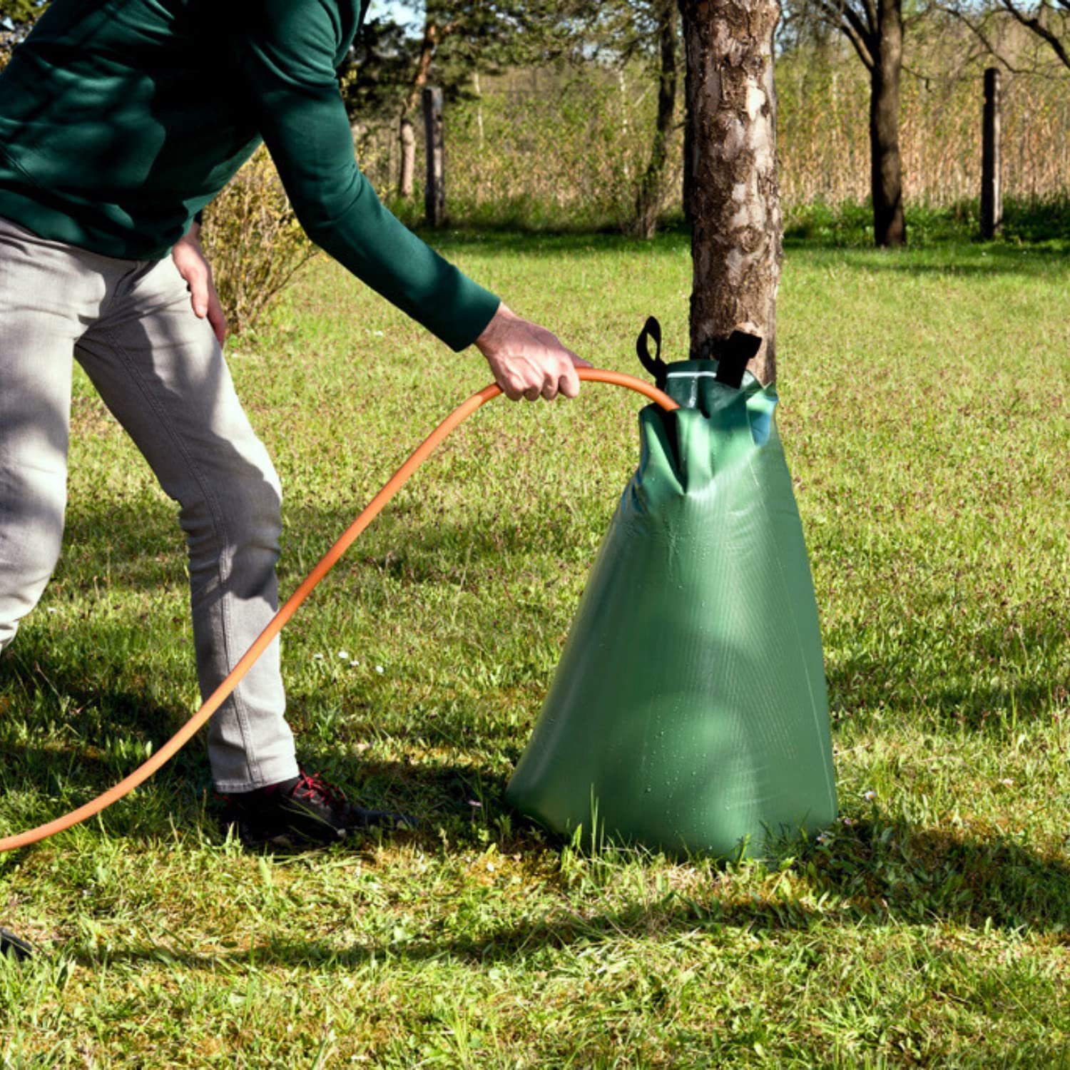 Baumbewässerungssack 75 L - Verbinden Sie mehrere Bewässerungsbeutel miteinander - Bewässerungssack mit Schutzetikett - Baumbeutel aus robustem und UV-beständigem PVC