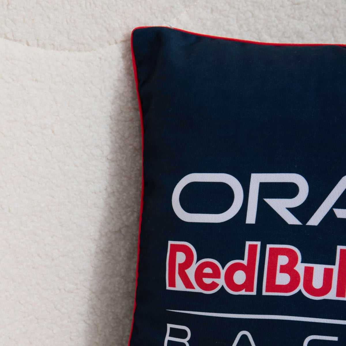 Oracle Red Bull Racing offiziell Lizenziertes F1-Quadratkissen, superweiches Kissen | Schwarz, automatisch wendbares Design | Perfekt für die Dekoration im Schlafzimmer oder Wohnzimmer | 40 x 40 cm