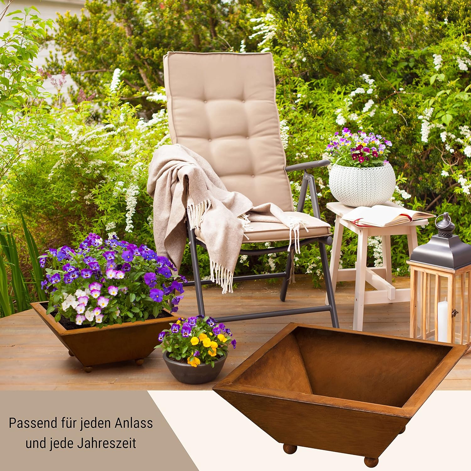 Edelrost Blumenschale 35 × 35 cm – Eckige Pflanzschale aus Cortenstahl auf Kugelfüßen – Wetterfeste Gartendeko für Garten, Terrasse & Hauseingang
