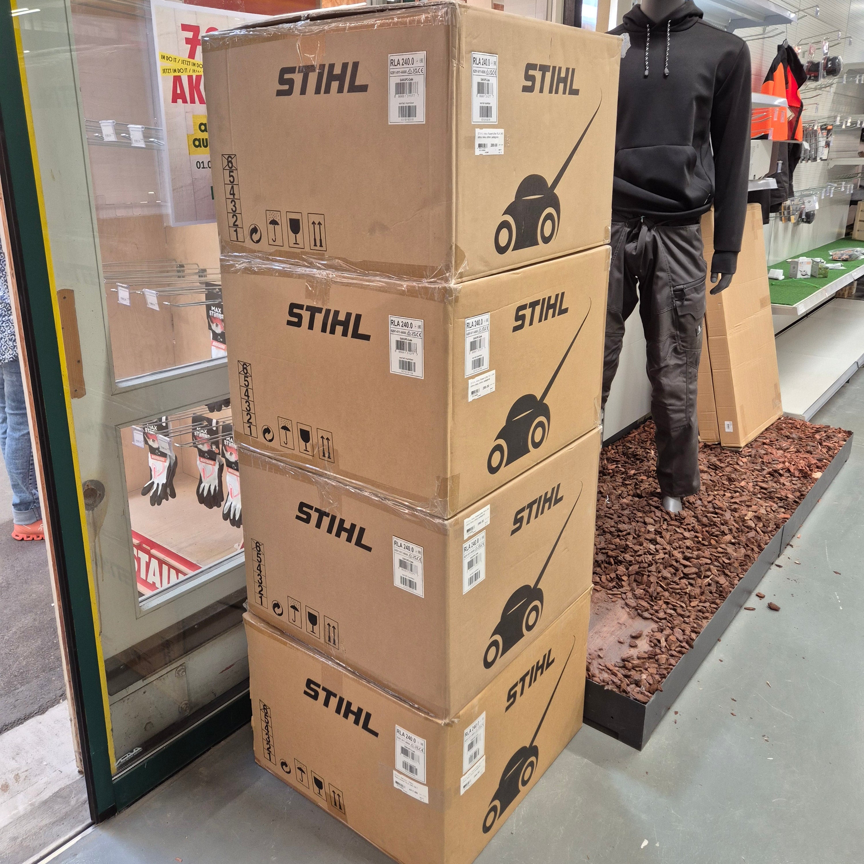STIHL RLA 240 / Vertikutierer / Rasenlüfter - Restposten - ab Lager Schweiz!